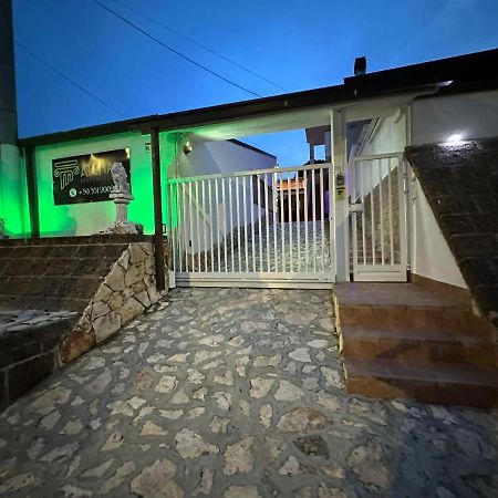 פסקרה Atena Apartments B&B Gold מראה חיצוני תמונה