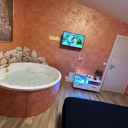 פסקרה Atena Apartments B&B Gold מראה חיצוני תמונה