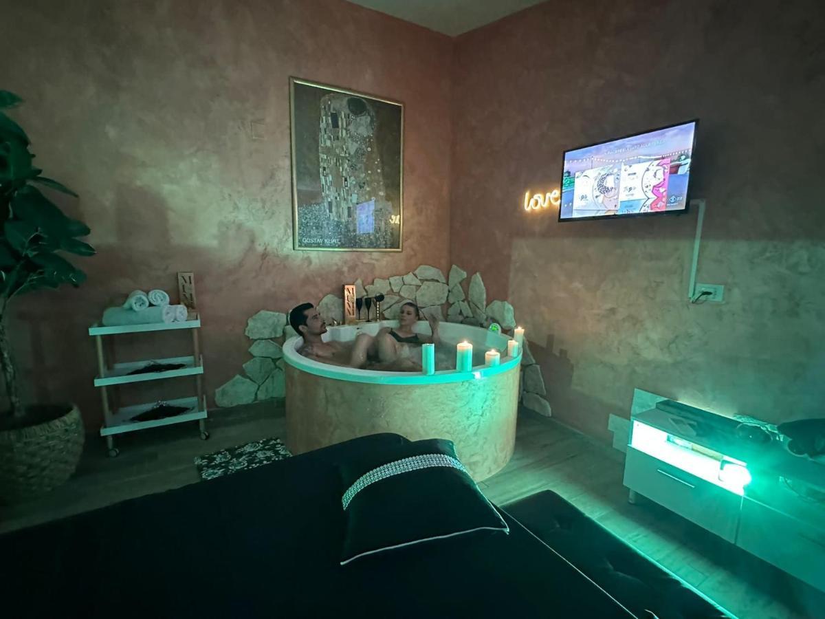 פסקרה Atena Apartments B&B Gold מראה חיצוני תמונה