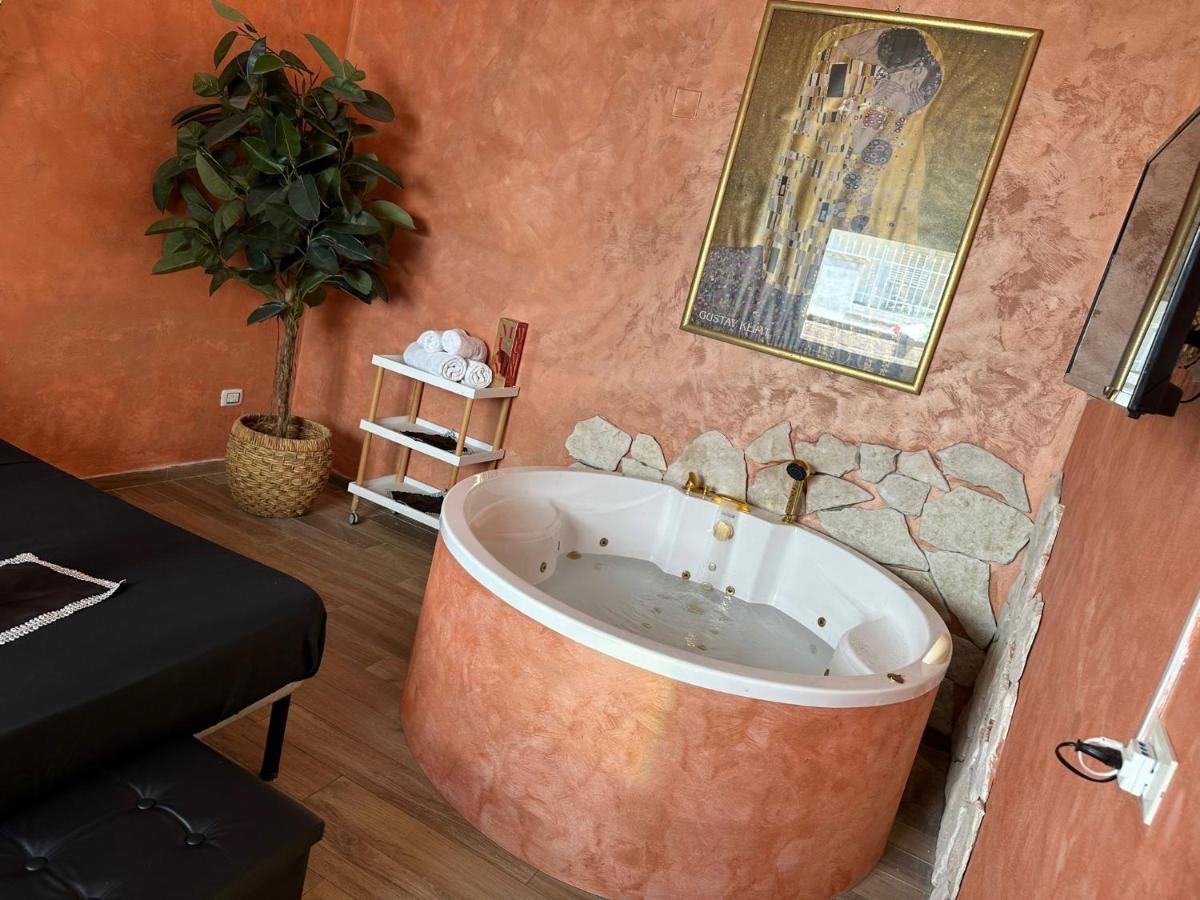 פסקרה Atena Apartments B&B Gold מראה חיצוני תמונה